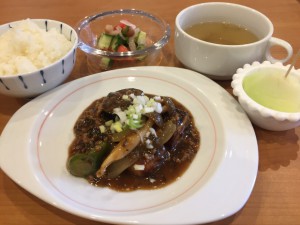 揚げ豆腐と豚そぼろの四川芽菜煮込み